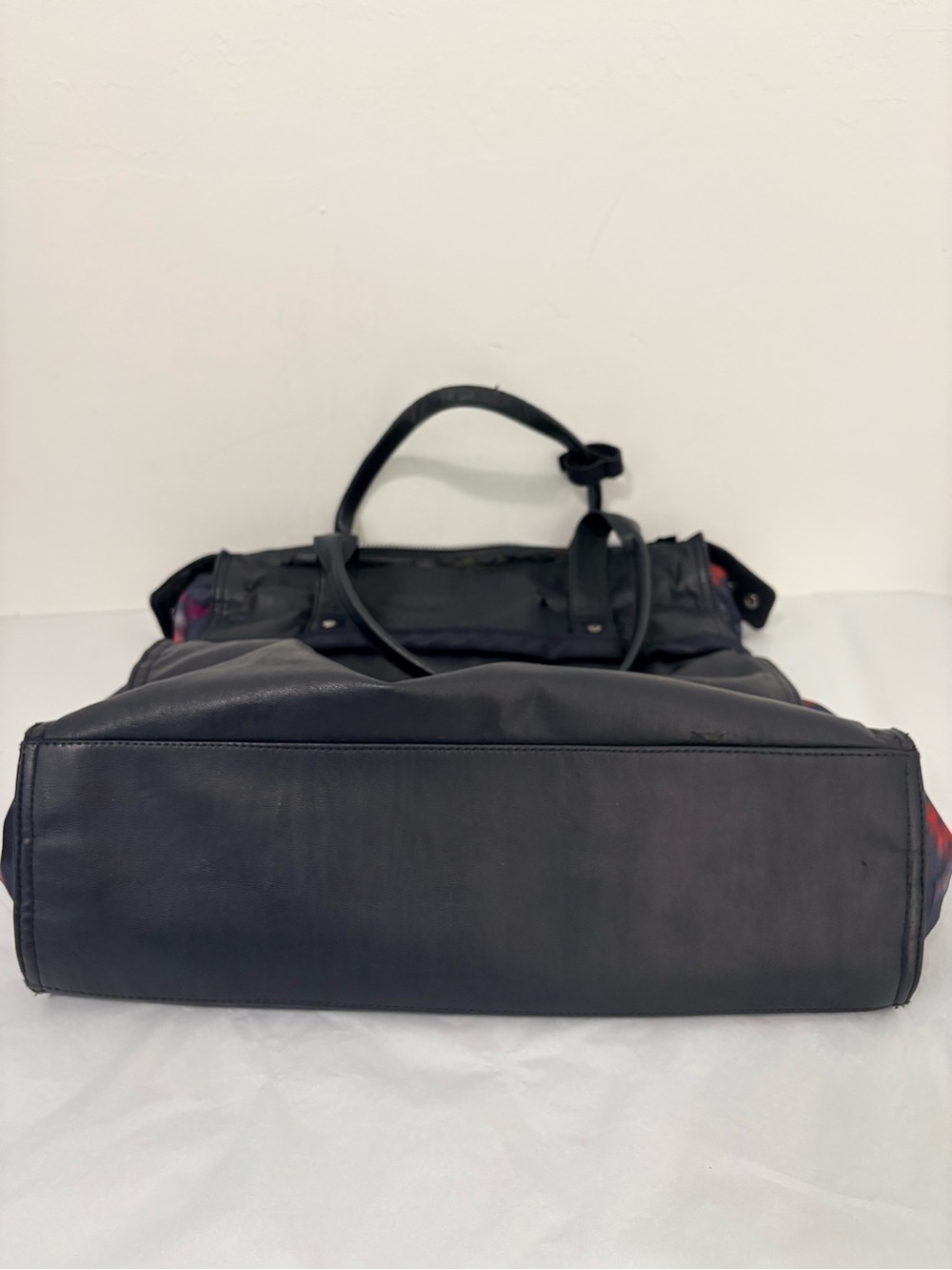 Lululemon Follow Your Bliss Bag Naval Blue / Simple Blooms Regal Plum /Black GUC - Picture 4 of 14